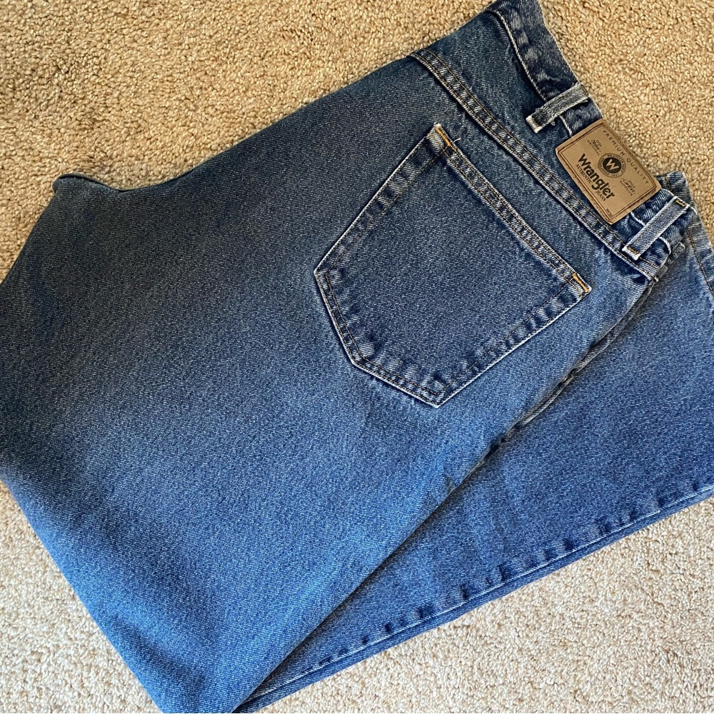 Wrangler Men's Jeans, Size 38x32 - Picture 1 of 3